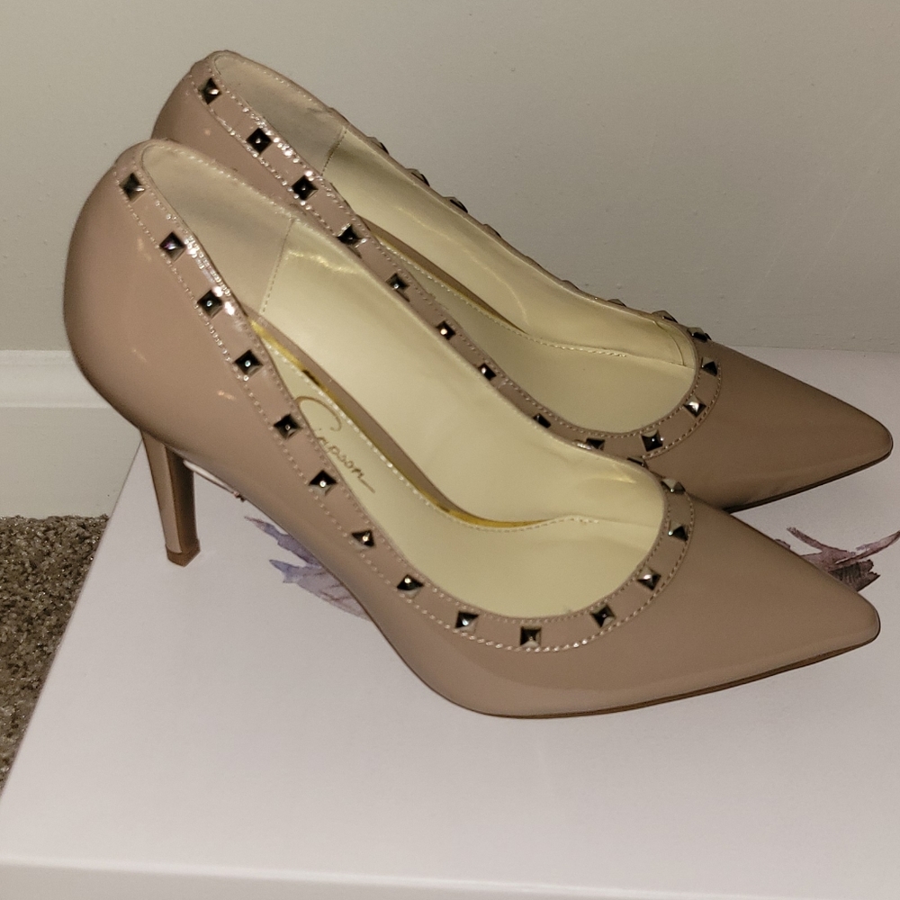 Jessica Simpson nude heels 7.5M